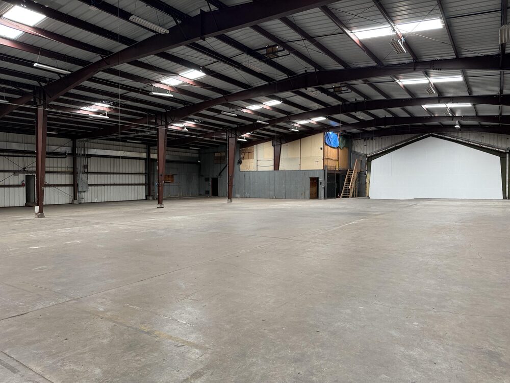 1555 Carroll Avenue open warehouse floor