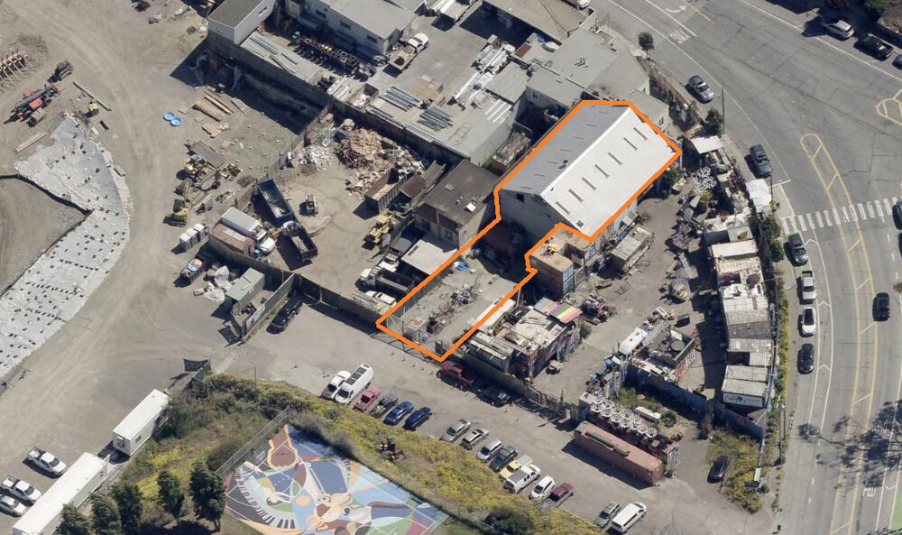 951A Hudson Avenue aerial view with the building and yard outlined